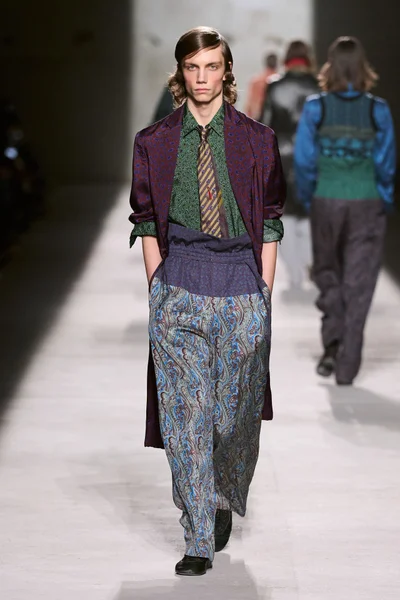 Look 33